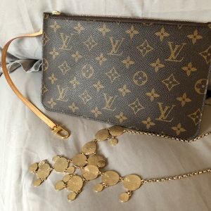 Authentic Louis Vuitton Neverfull Pouch